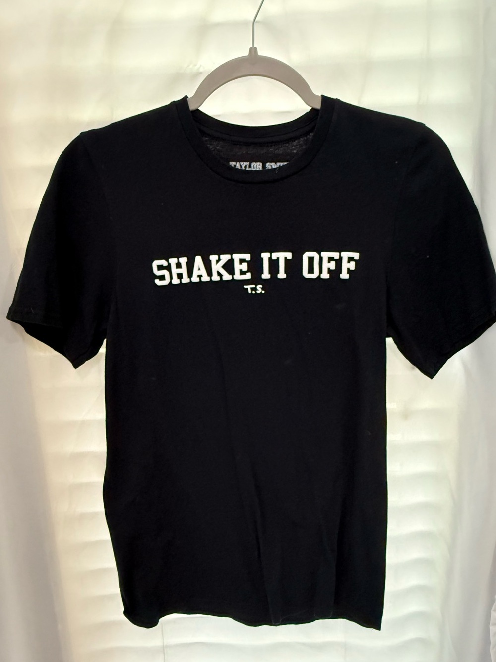 Taylor Swift Black 'Shake It Off' Graphic Short Sleeve Tee